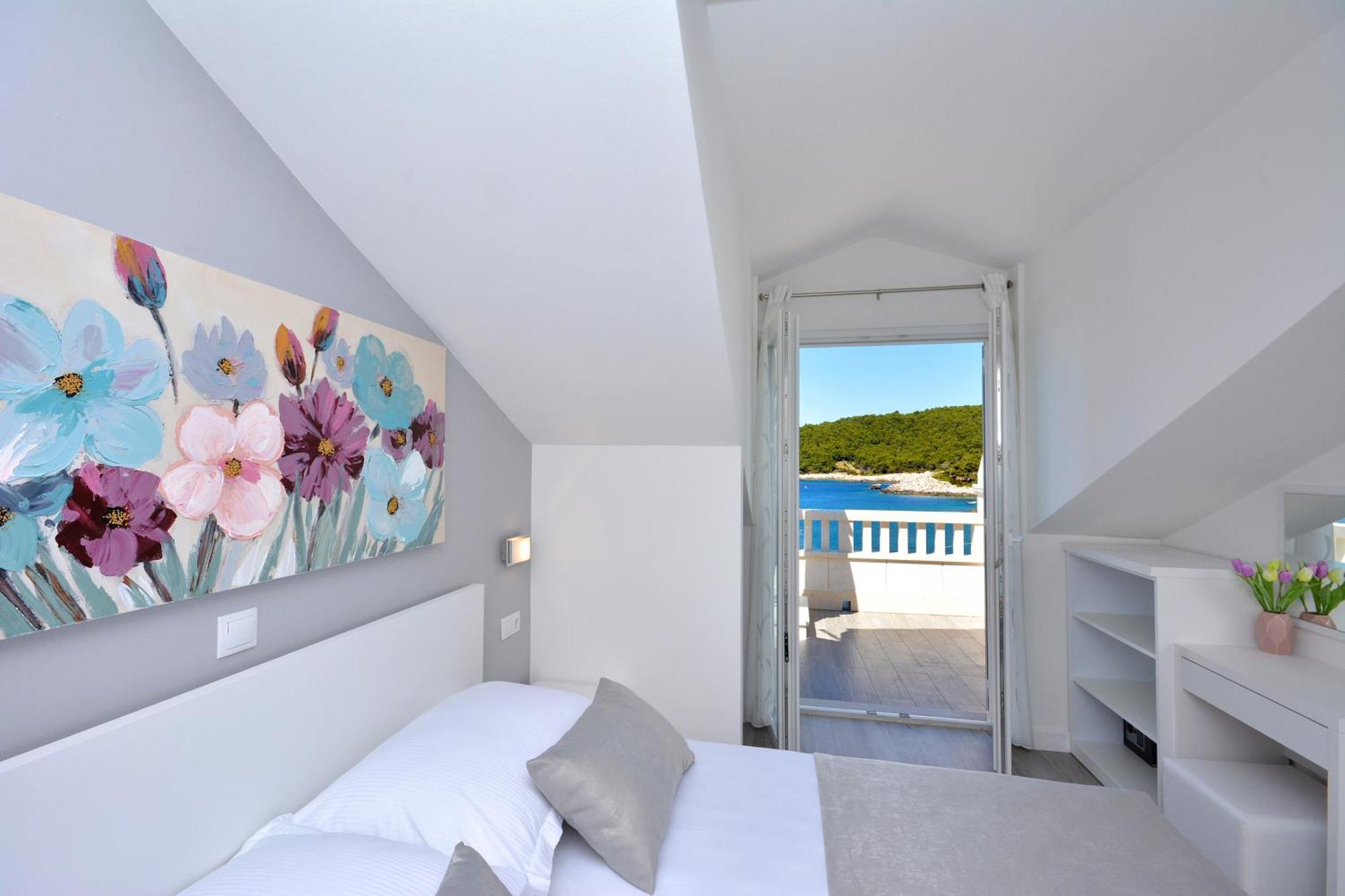 Stonehouse 2 * Milna (Hvar)