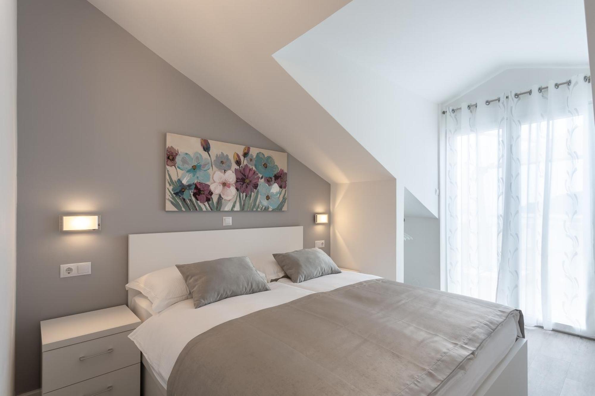 Stonehouse 2 * Milna (Hvar)