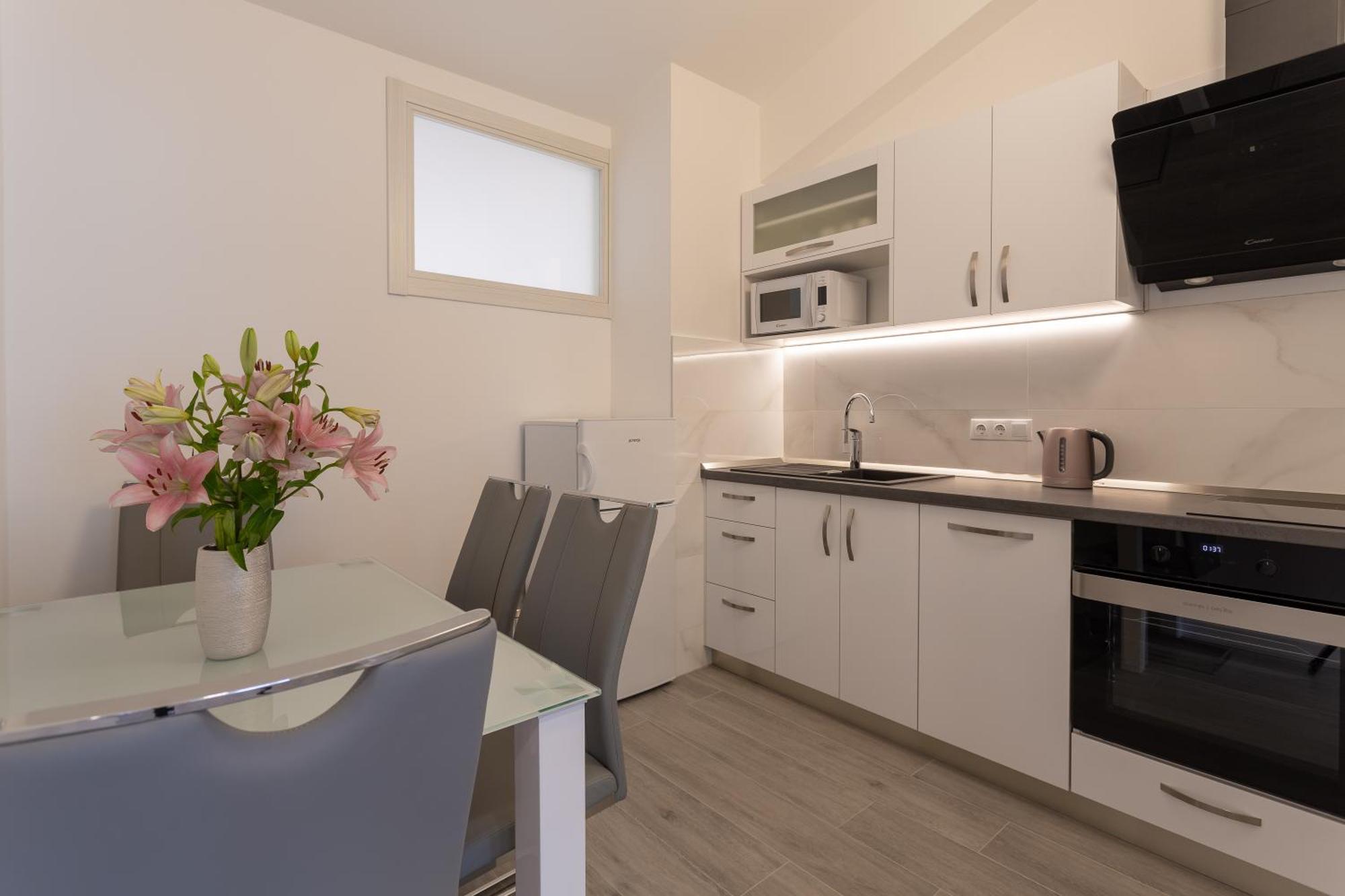 Stonehouse 2 Apartment