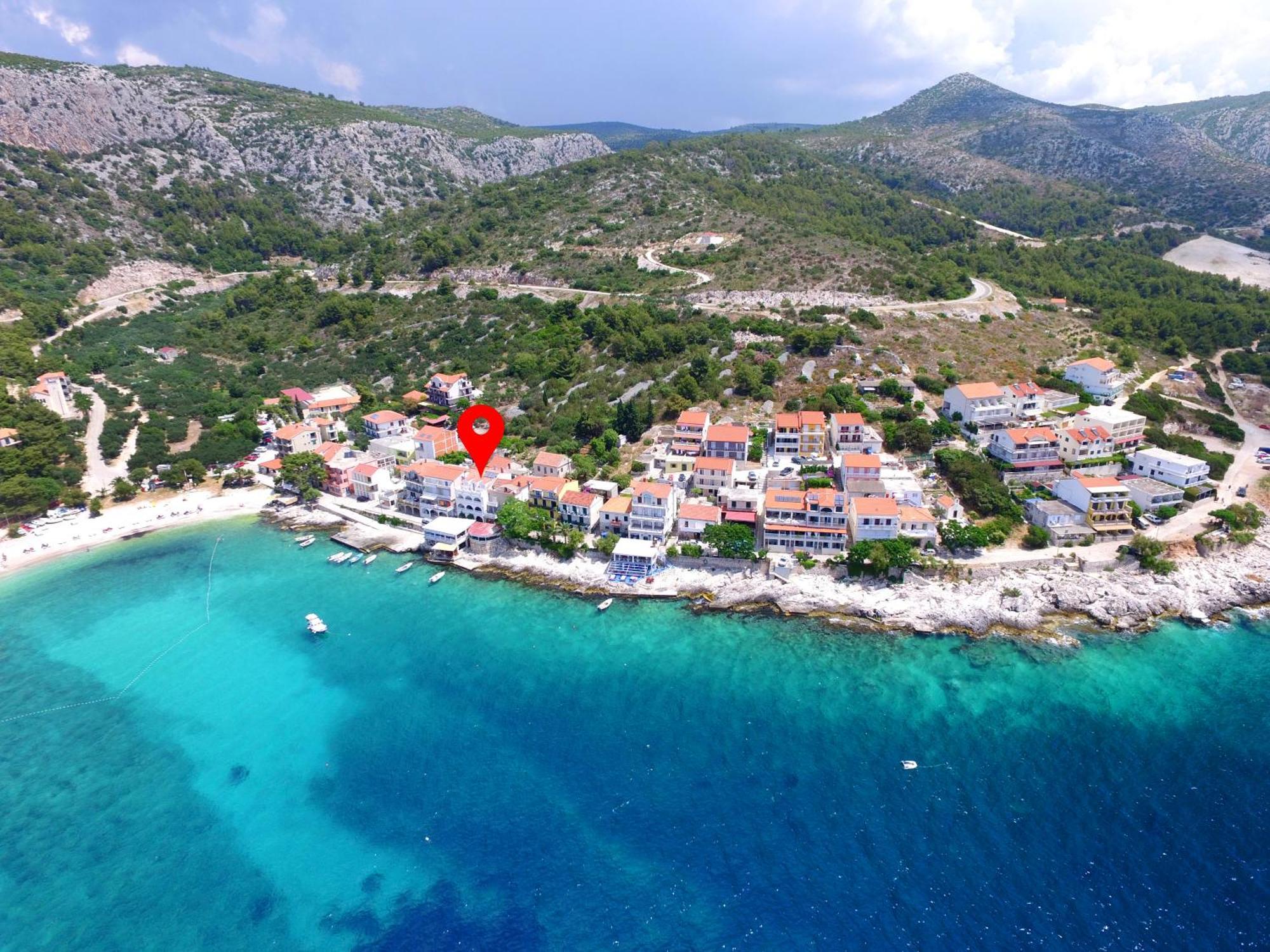 Stonehouse 2 Milna (Hvar)